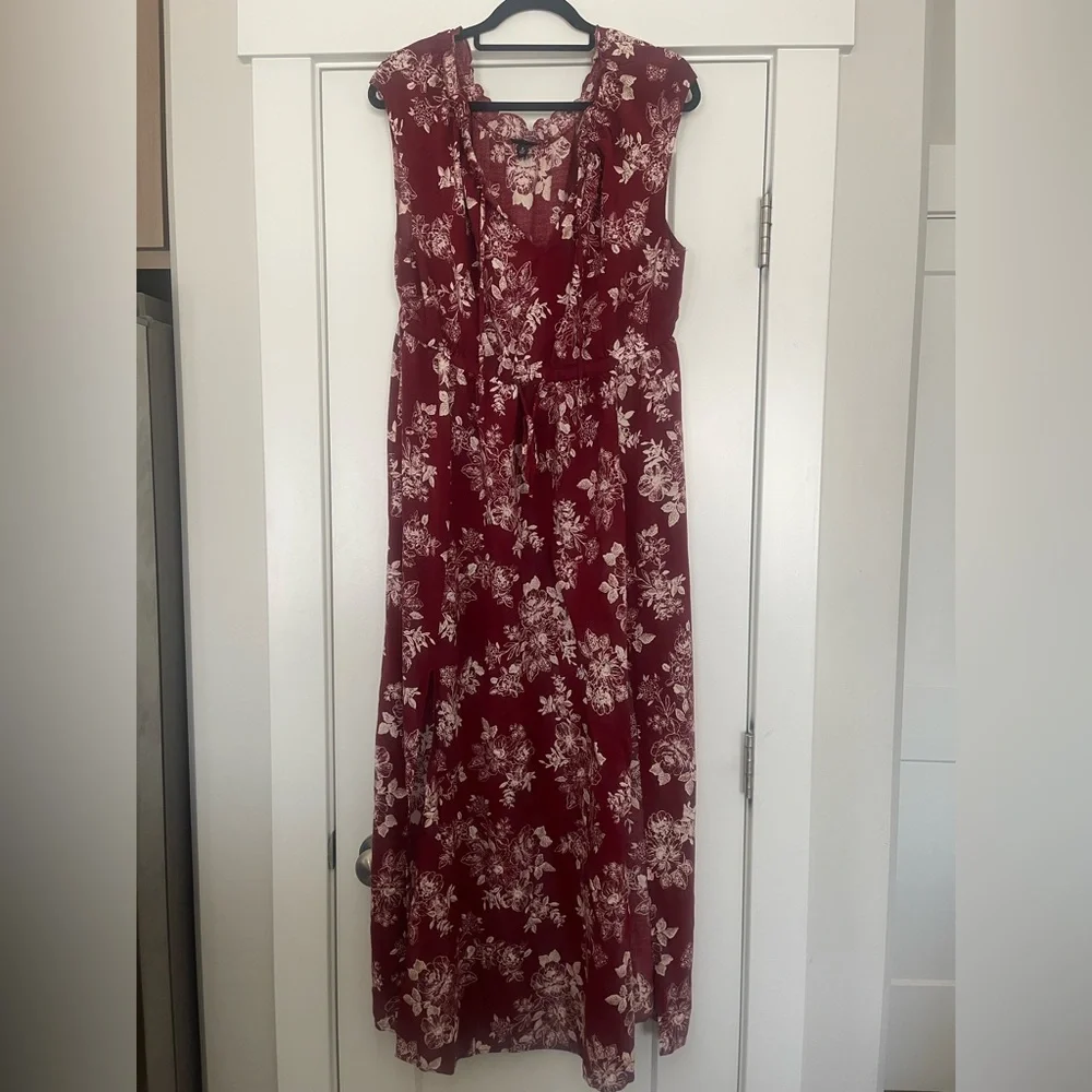 Torrid Burgundy Floral Maxi Dress Sleeveless Tie Neck Size 2 - Picture 1 of 10